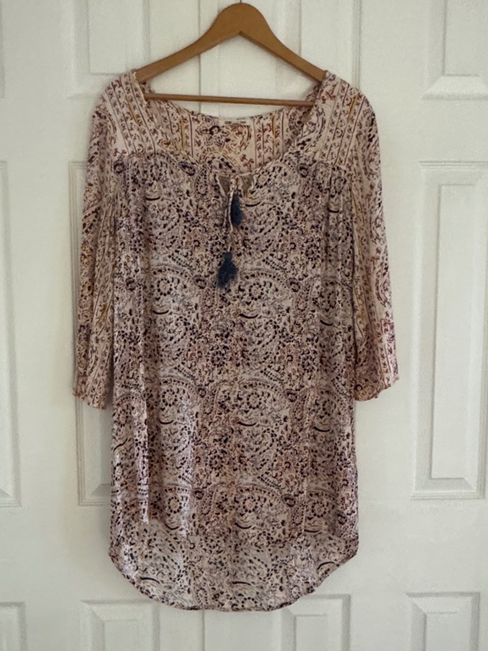 Billabong Red-Blue-Yellow Paisley Shirttail Hem Coverup Dress - M - XLNT